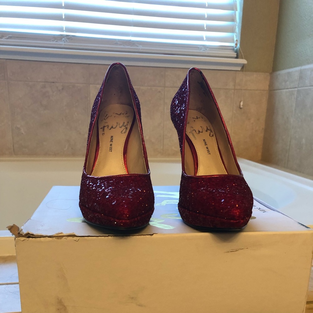 Love fury Nine West Red shoes-NWT box